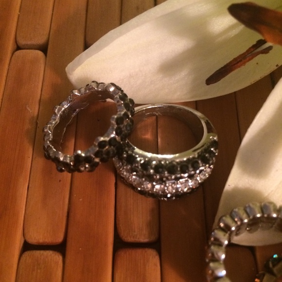 Six Assorted Costume Ring Blings! - Picture 3 of 5